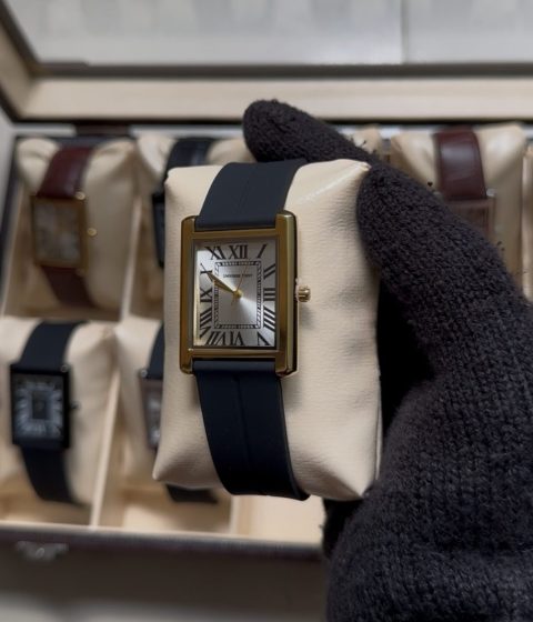 Golden dial and black silicon belt - Luxury Tank Watch