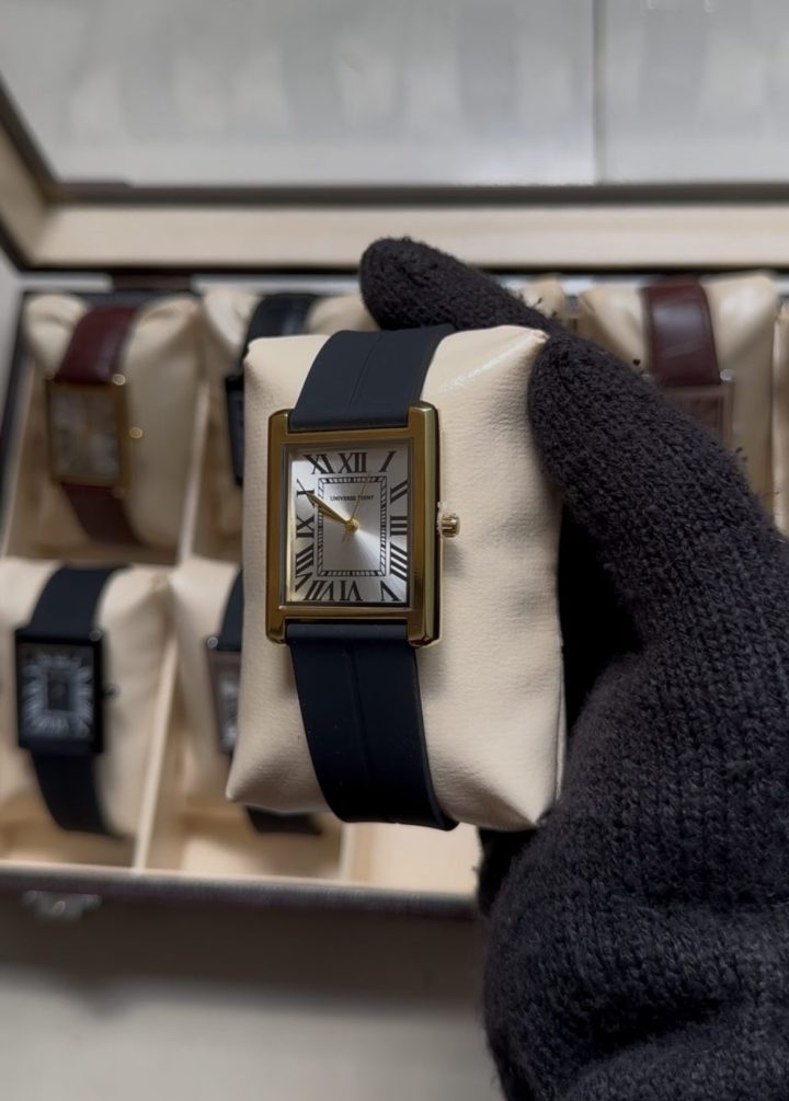 Golden dial and black silicon belt - Luxury Tank Watch