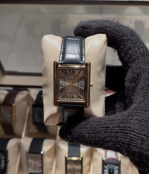 Golden dial and black leather belt - Luxury Tank Watch