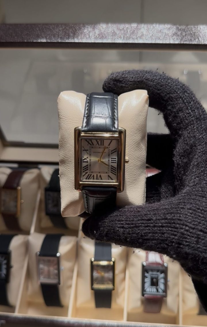 Golden dial and black leather belt - Luxury Tank Watch