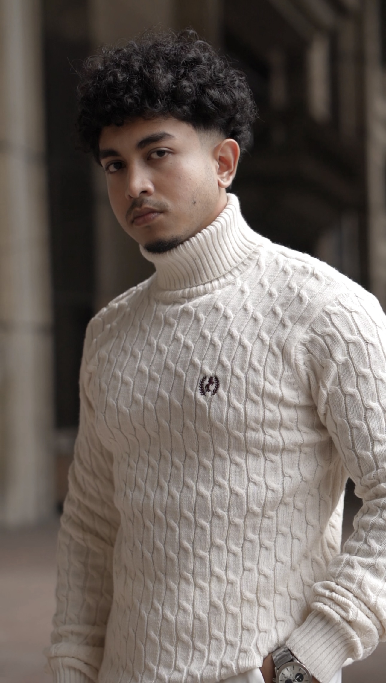 Off white Cable knit Highneck Sweater