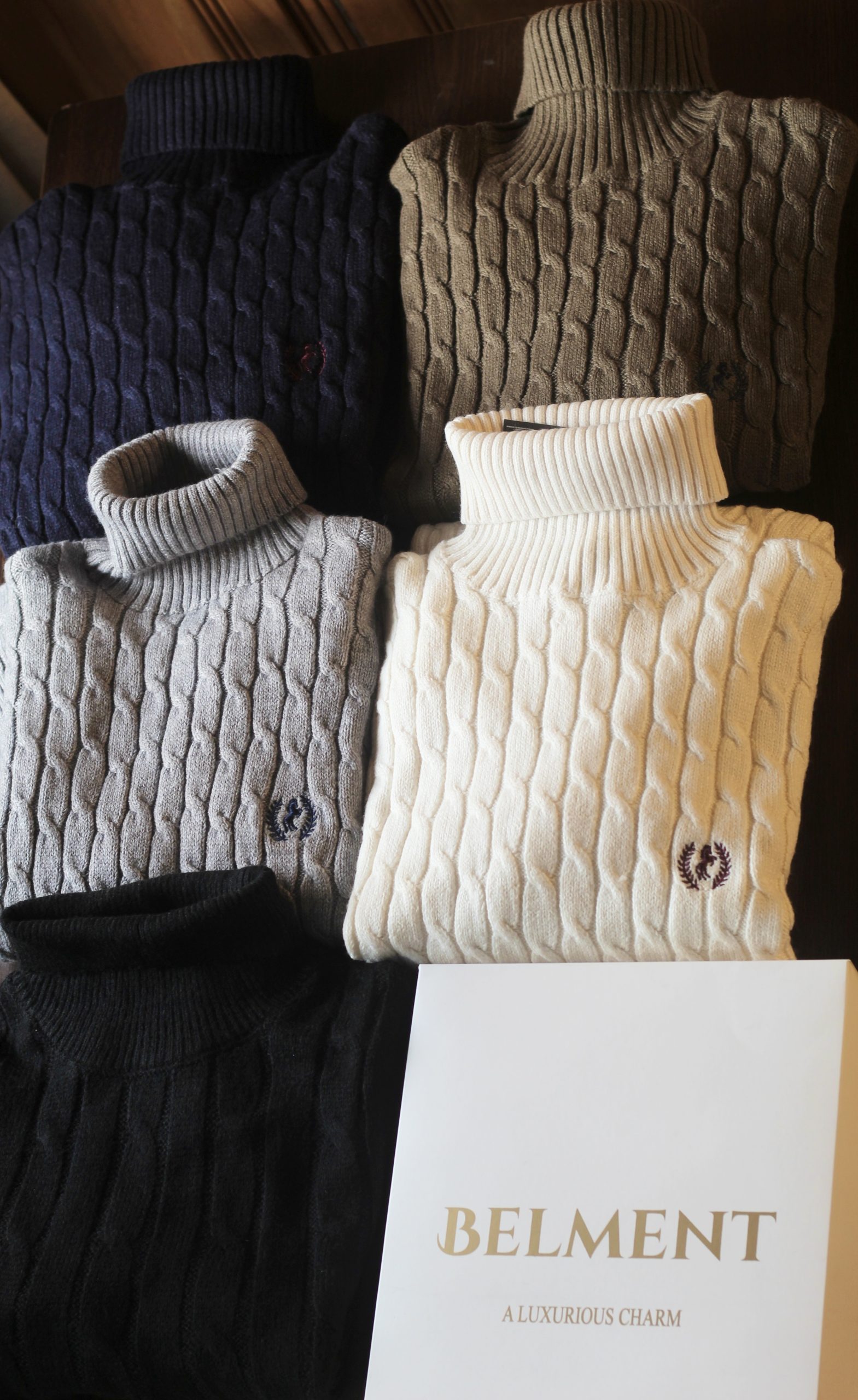 Off white Cable knit Highneck Sweater - Image 4