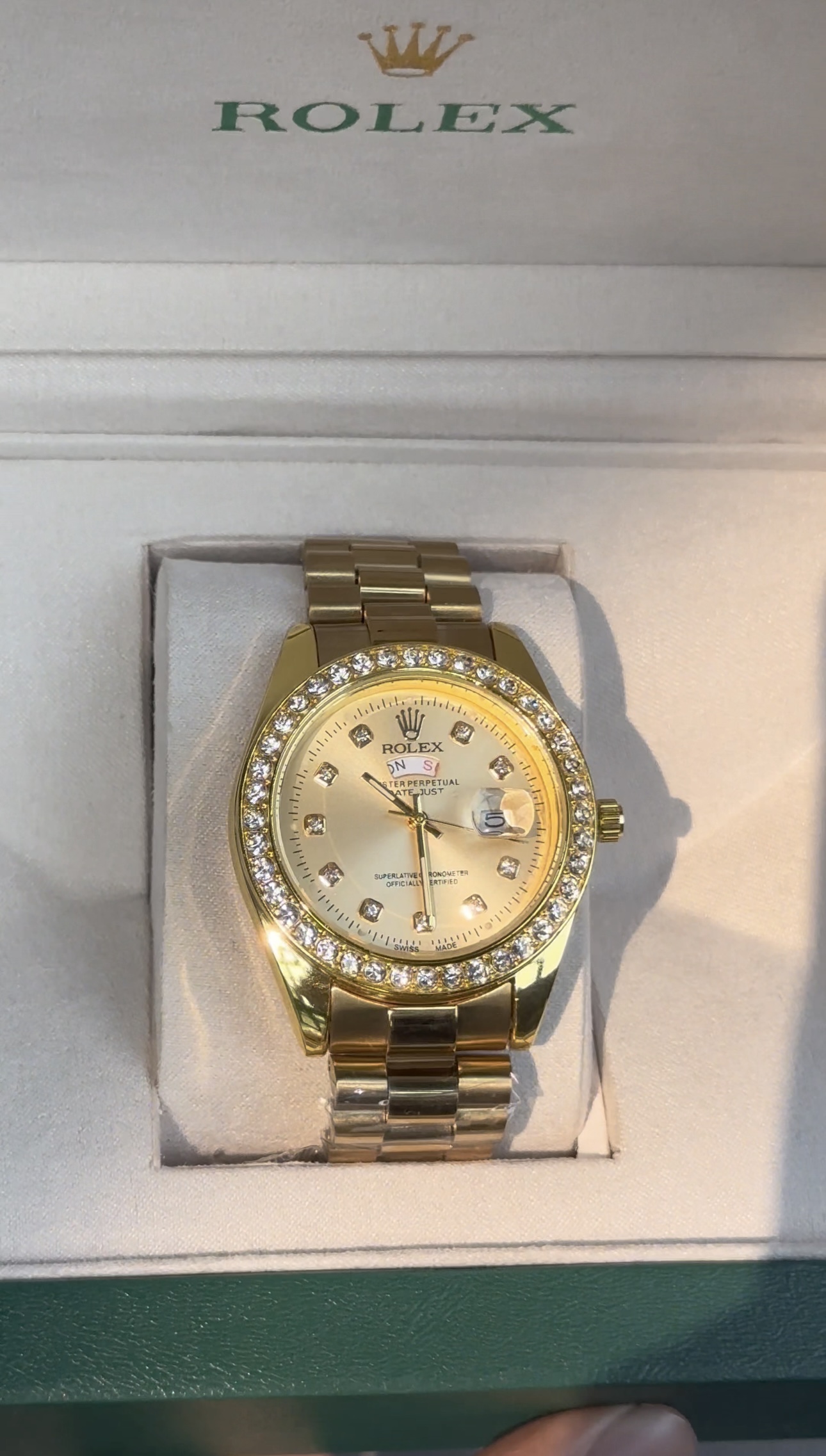 GOLDEN DAY DATE ROLEX 40mm WITH ORGINAL BOX