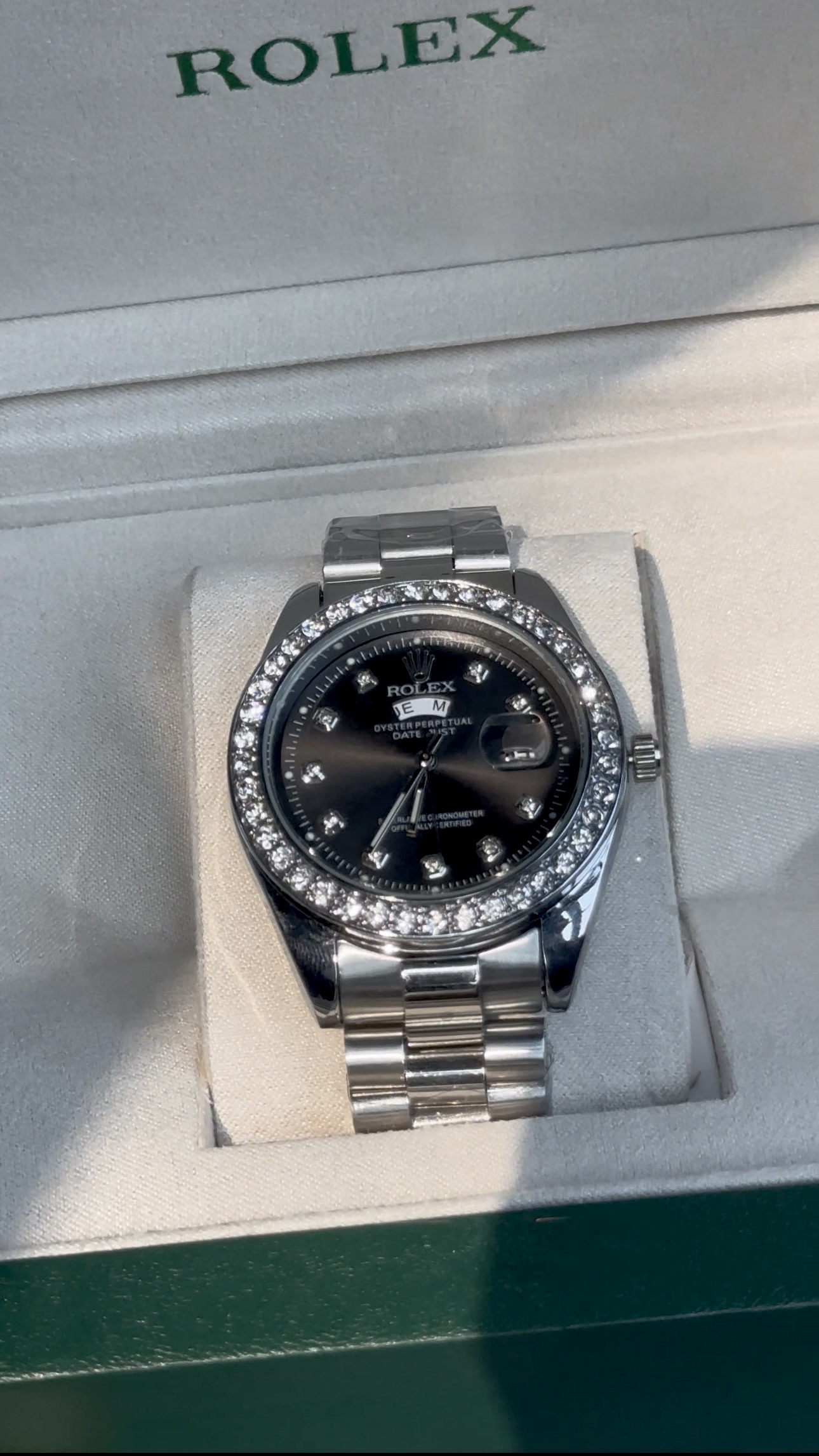 BLACK SHINE DAY DATE ROLEX 40mm WITH ORGINAL BOX