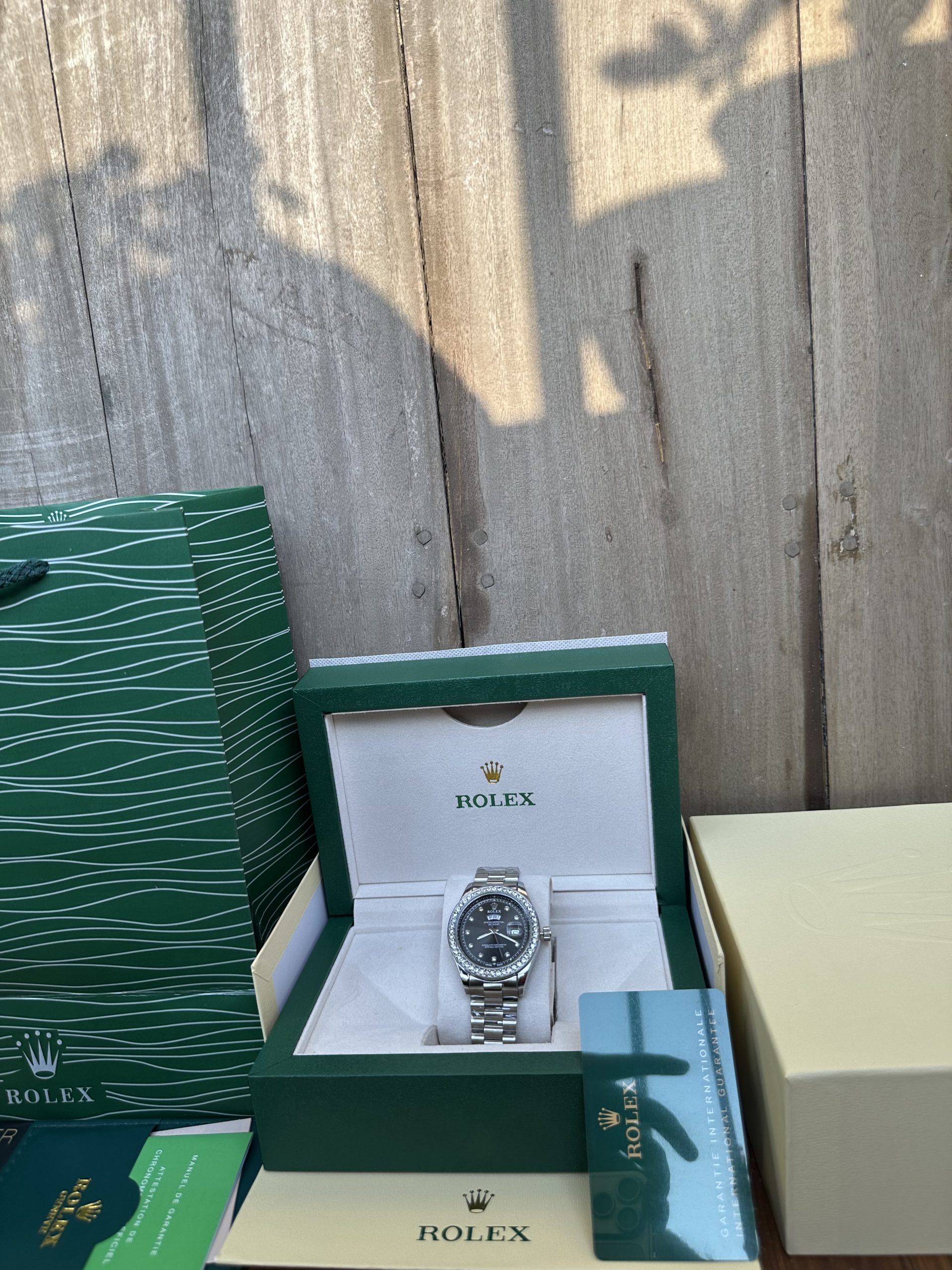 Black shine Day date 40mm with Orginal box - Image 3