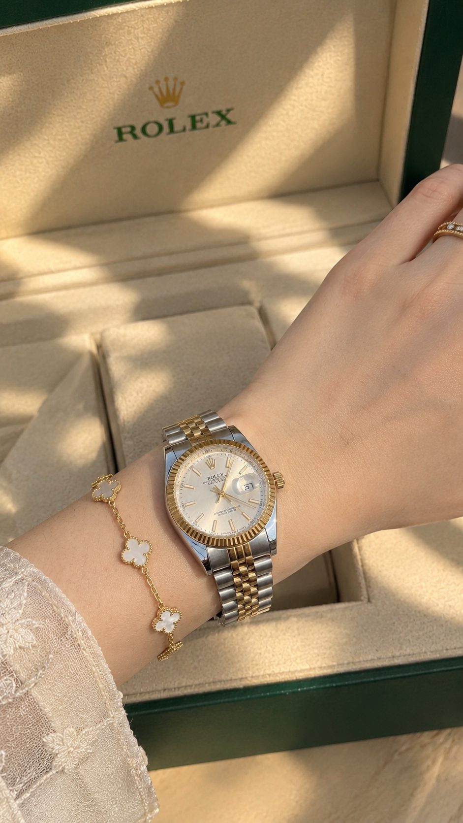 Ladies Silver two tone Date-just 34mm with original Rolex box - Image 2