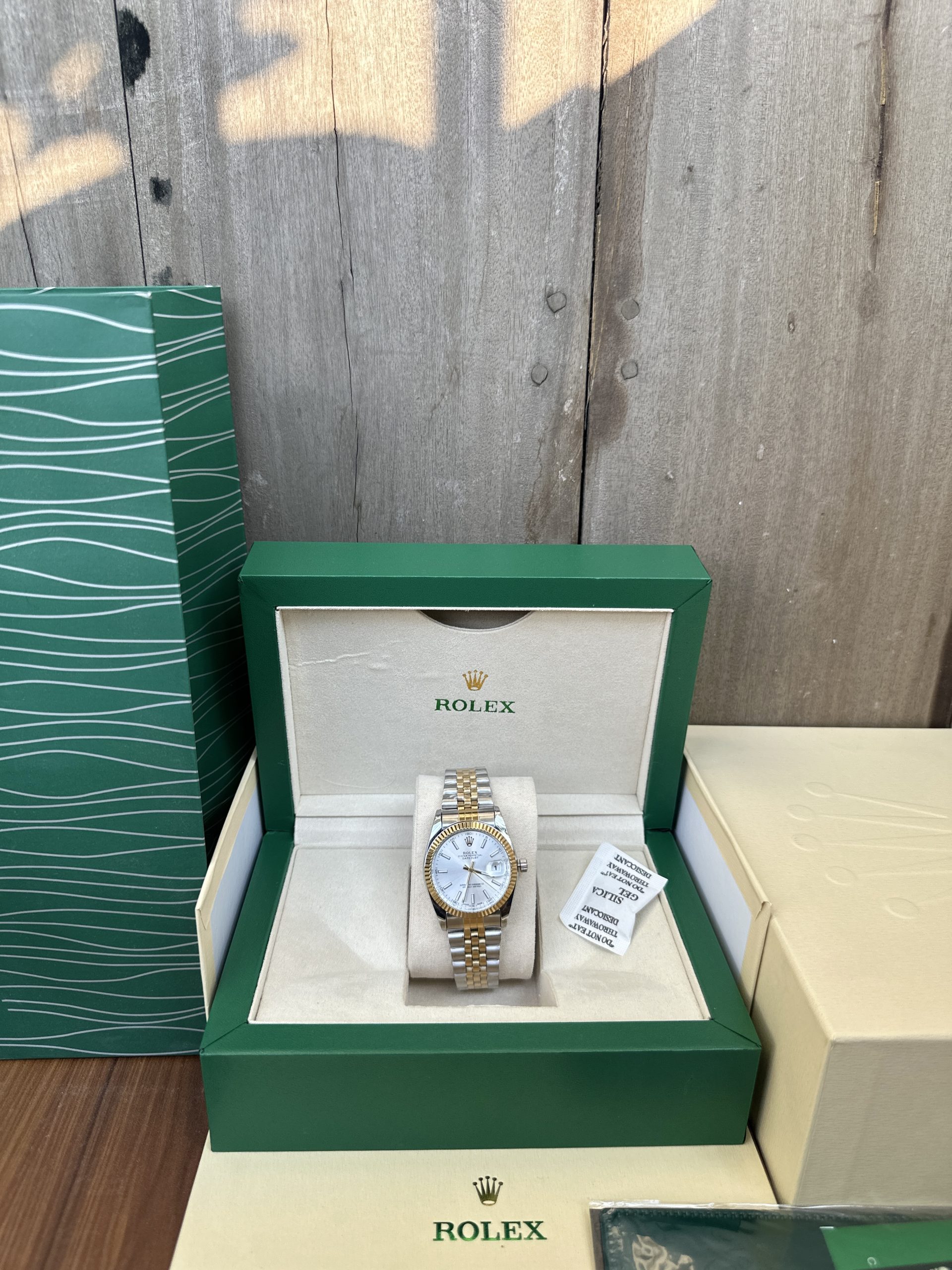 Ladies Silver two tone Date-just 34mm with original Rolex box - Image 3