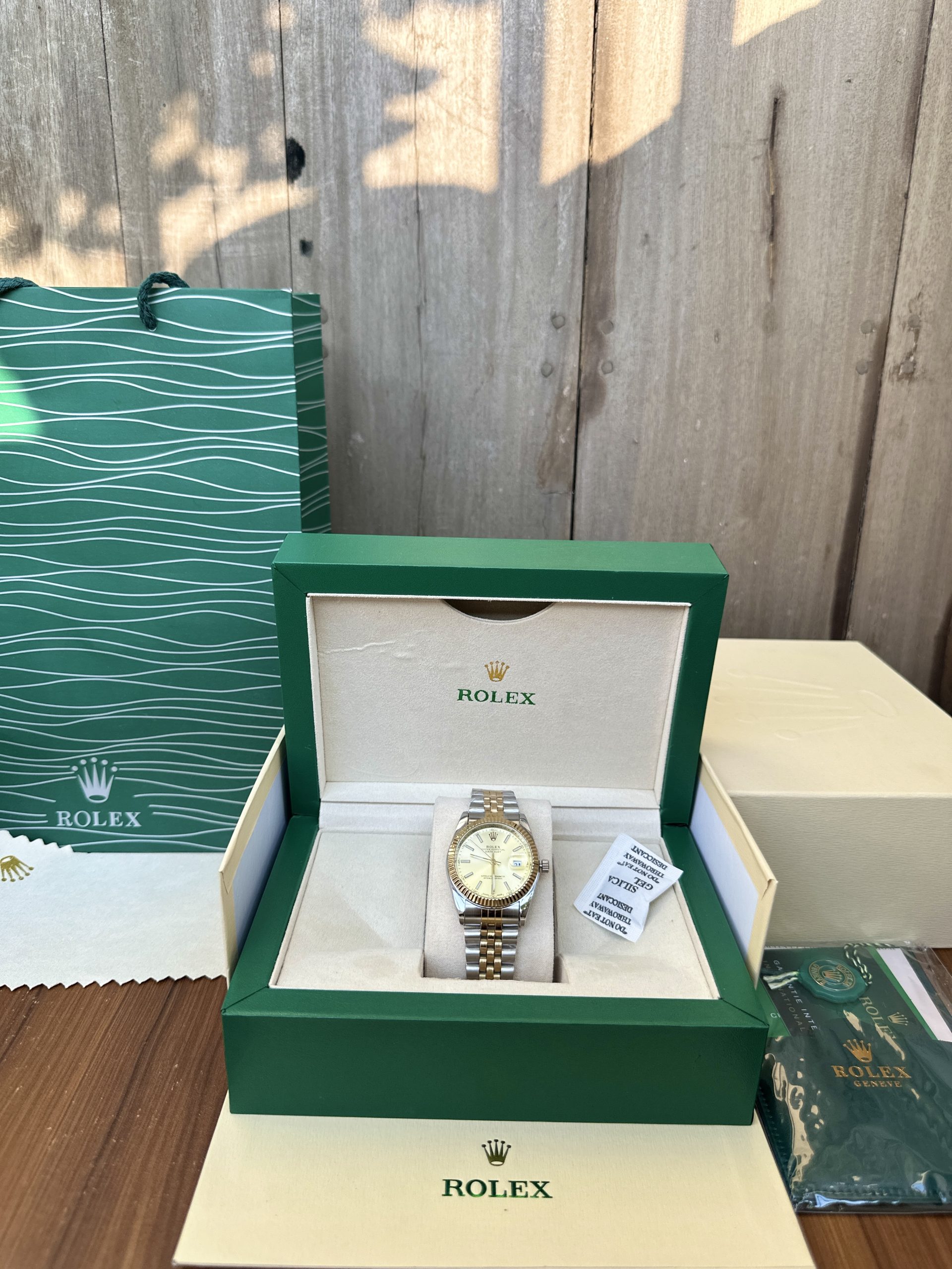 Ladies golden Two tone  Rolex Date just 34mm with original Rolex box - Image 3